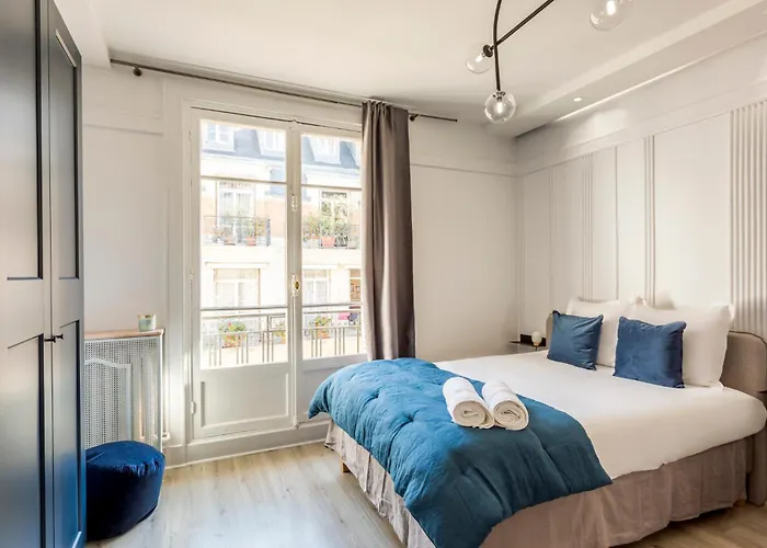 Square Villaret Studio Paris